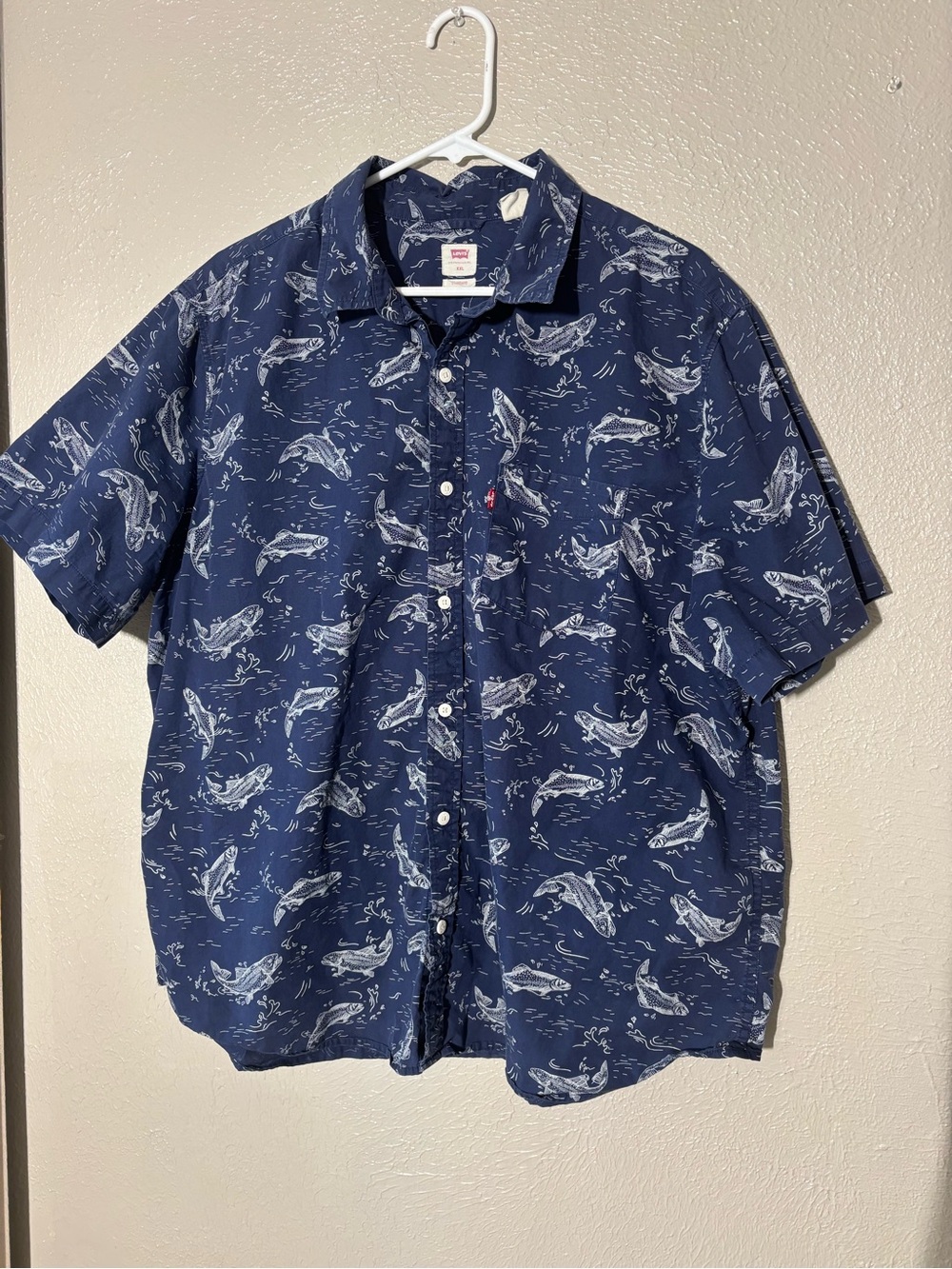 Levi's Navy Shirt XXL Button front  with fish Print.